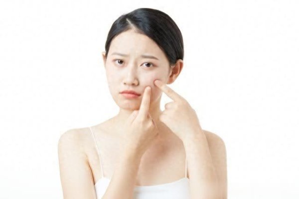 恒利配资 中医提醒：女性最耗肝血的3件事，能戒则戒！